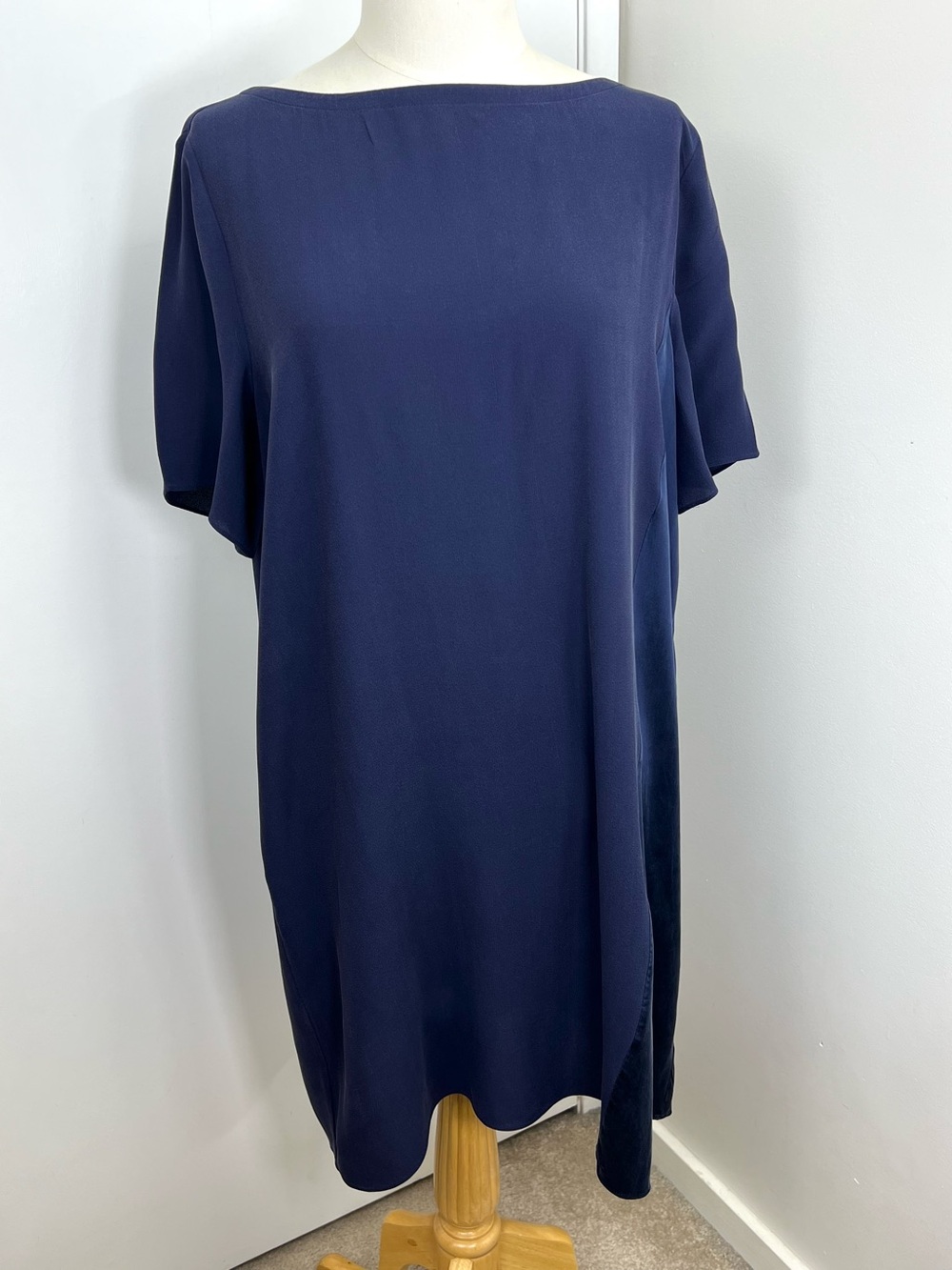 Eileen Fisher Silk Georgette Crêpe Seam-Detail Dress size L Navy Flowy Boxy Cut